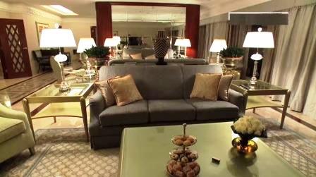Shah Rukh Khan Royal Hotel Suite Abroad When Shooting for Films or On Tour