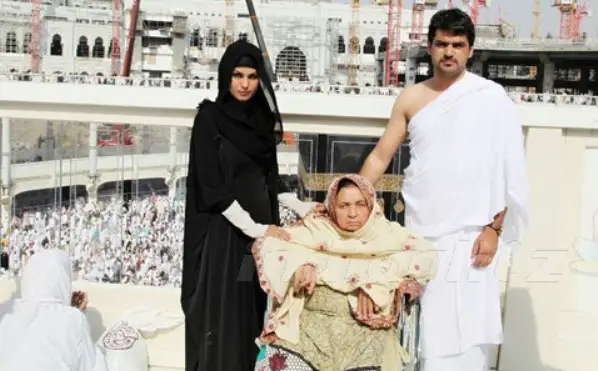 Veena Malik hajj makkah mecca