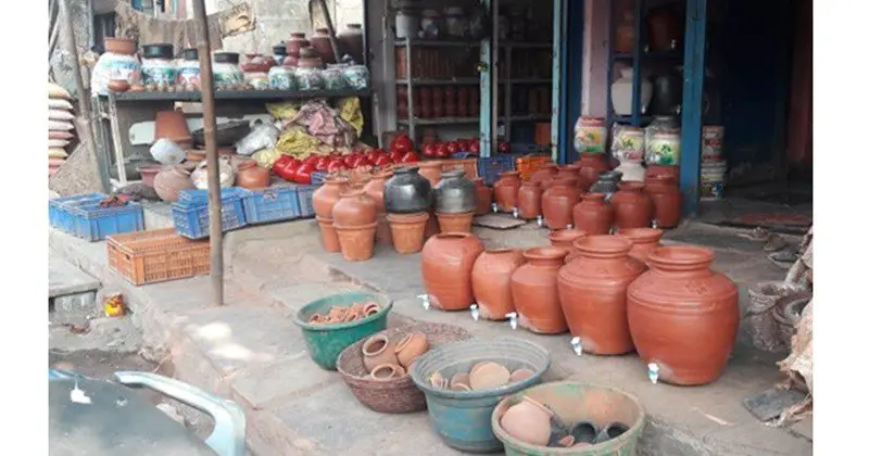 Kumbharwada pottery shop